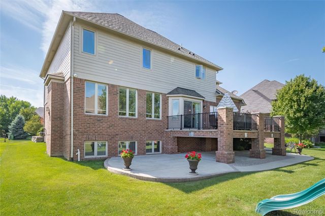 55712 Glenbrooke Drive, Shelby Charter Township, MI 48316