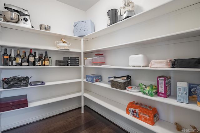 55712 Glenbrooke Drive, Shelby Charter Township, MI 48316