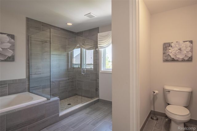 55712 Glenbrooke Drive, Shelby Charter Township, MI 48316