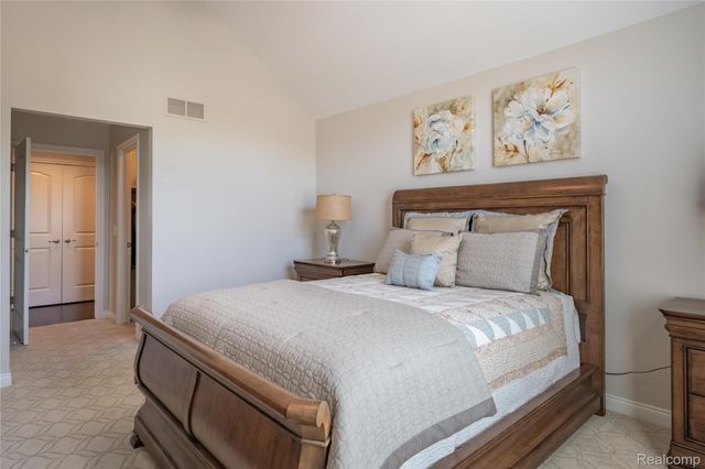 55712 Glenbrooke Drive, Shelby Charter Township, MI 48316