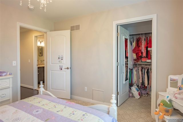 55712 Glenbrooke Drive, Shelby Charter Township, MI 48316