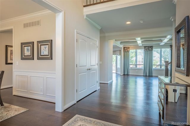 55712 Glenbrooke Drive, Shelby Charter Township, MI 48316