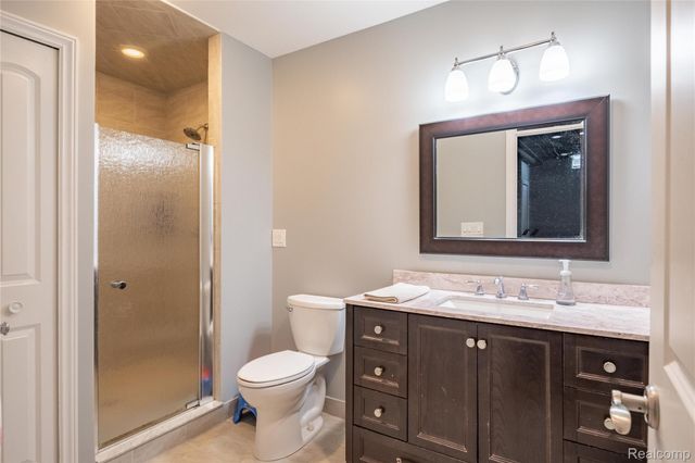 55712 Glenbrooke Drive, Shelby Charter Township, MI 48316