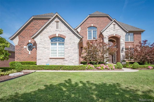 55712 Glenbrooke Drive, Shelby Charter Township, MI 48316