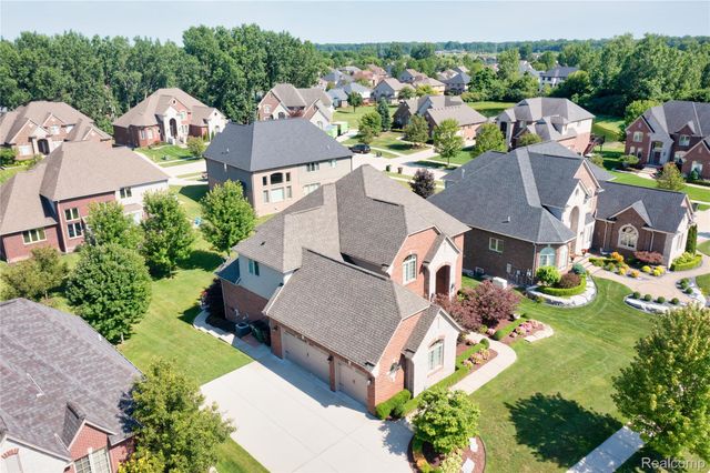 55712 Glenbrooke Drive, Shelby Charter Township, MI 48316