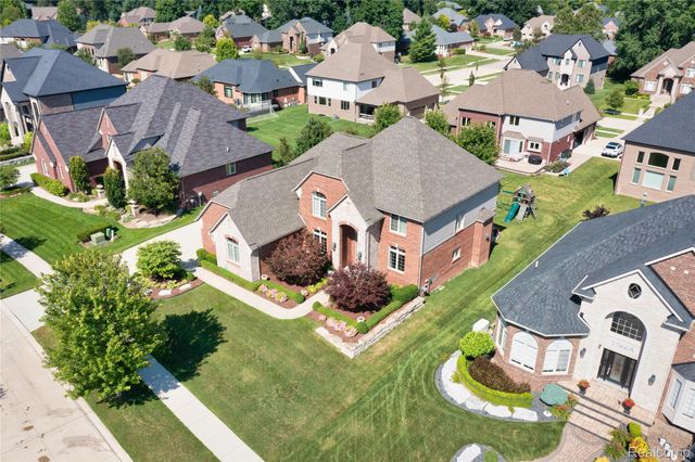 55712 Glenbrooke Drive, Shelby Charter Township, MI 48316