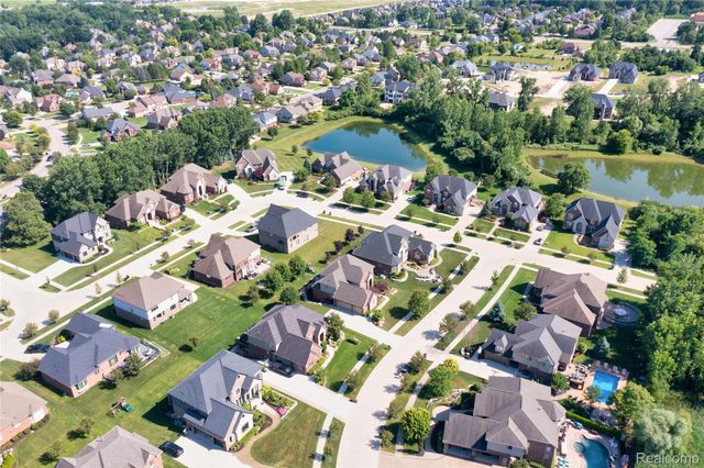 55712 Glenbrooke Drive, Shelby Charter Township, MI 48316