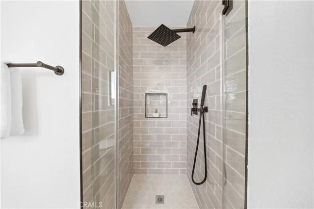 409 W Mountain View 6, La Habra, CA 90631