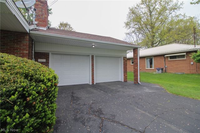 7854 Lee Run Road, Poland, OH 44514