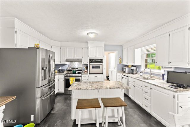 19272 Old Jonesboro Road, Abingdon, VA 24211