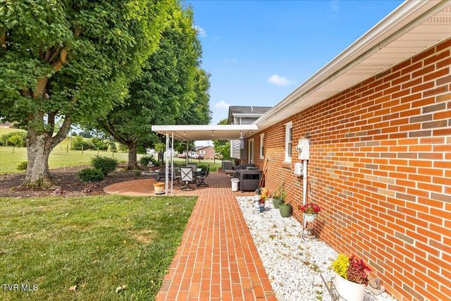 19272 Old Jonesboro Road, Abingdon, VA 24211