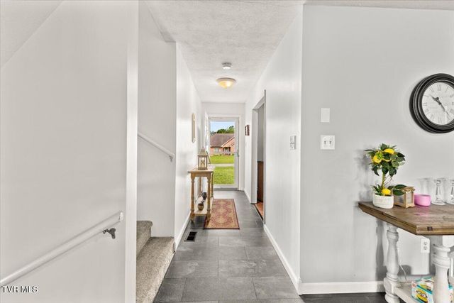 19272 Old Jonesboro Road, Abingdon, VA 24211