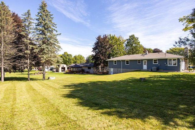 819 GIESE STREET, Hortonville, WI 54944