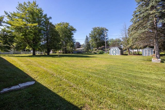 819 GIESE STREET, Hortonville, WI 54944