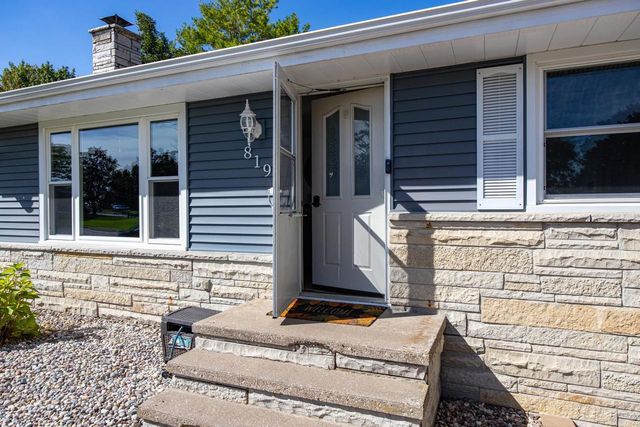819 GIESE STREET, Hortonville, WI 54944