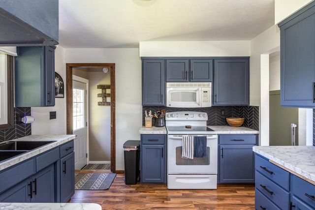 819 GIESE STREET, Hortonville, WI 54944