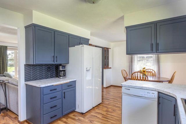 819 GIESE STREET, Hortonville, WI 54944