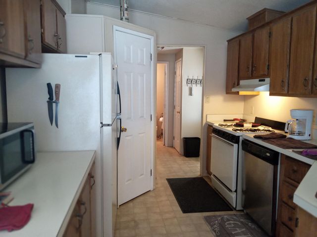 2459 N Oaks Street 10, Tulare, CA 93274