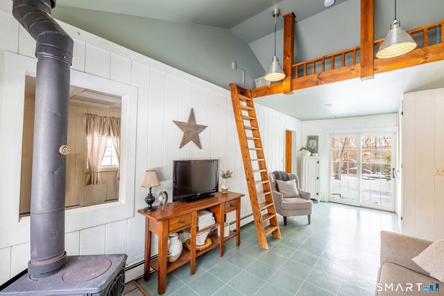 168 Tackora Trail, Ridgefield, CT 06877