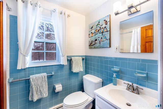 168 Tackora Trail, Ridgefield, CT 06877