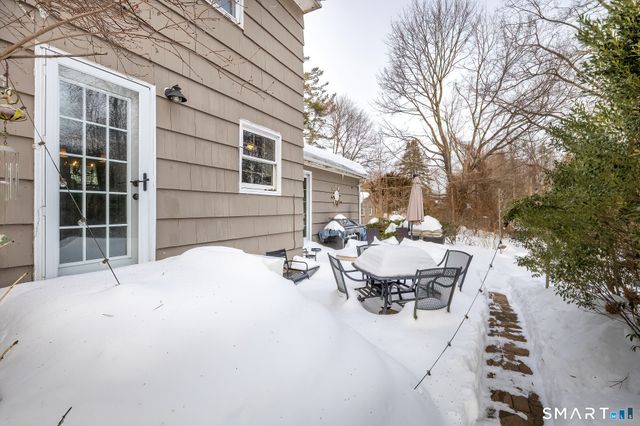 168 Tackora Trail, Ridgefield, CT 06877