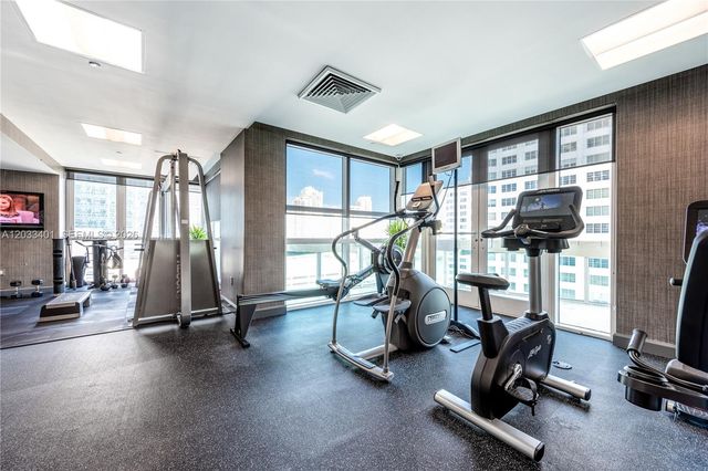 950 Brickell Bay Dr 4403, Miami, FL 33131