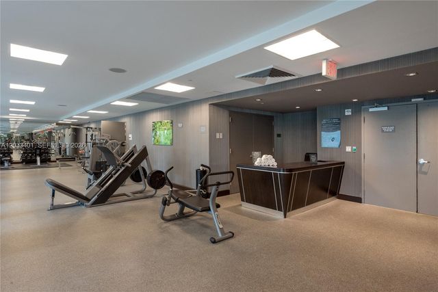 950 Brickell Bay Dr 4403, Miami, FL 33131