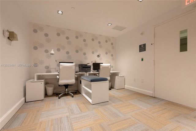 950 Brickell Bay Dr 4403, Miami, FL 33131