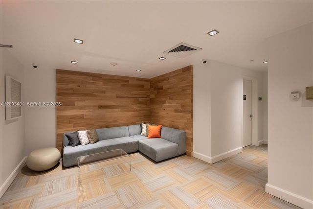 950 Brickell Bay Dr 4403, Miami, FL 33131