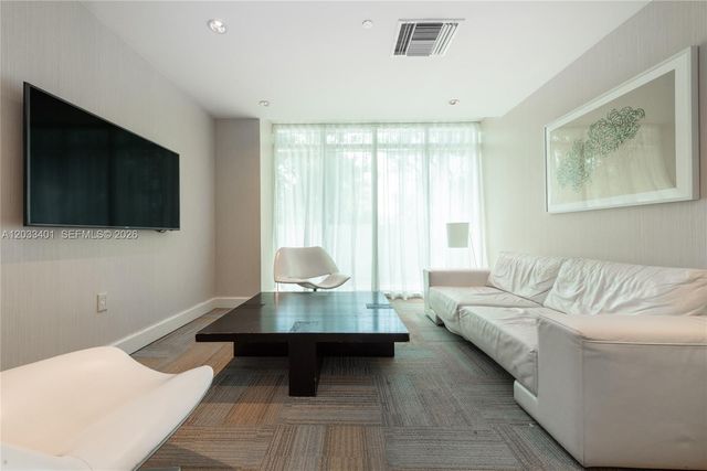 950 Brickell Bay Dr 4403, Miami, FL 33131