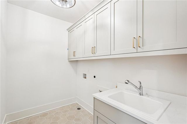 2265 Park Walke Drive, Alpharetta, GA 30009