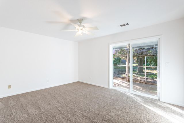 5782 Old Barn Way, Redding, CA 96001