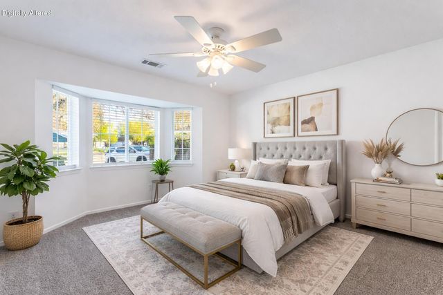 5782 Old Barn Way, Redding, CA 96001