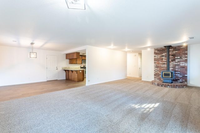 5782 Old Barn Way, Redding, CA 96001