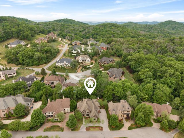517 Excalibur Ct, Franklin, TN 37067