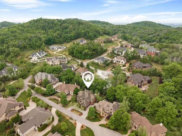 517 Excalibur Ct, Franklin, TN 37067
