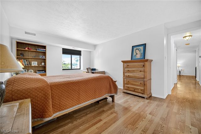 9751 Sunrise Boulevard M10, North Royalton, OH 44133