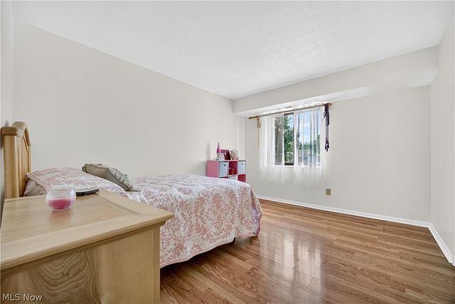 9751 Sunrise Boulevard M10, North Royalton, OH 44133
