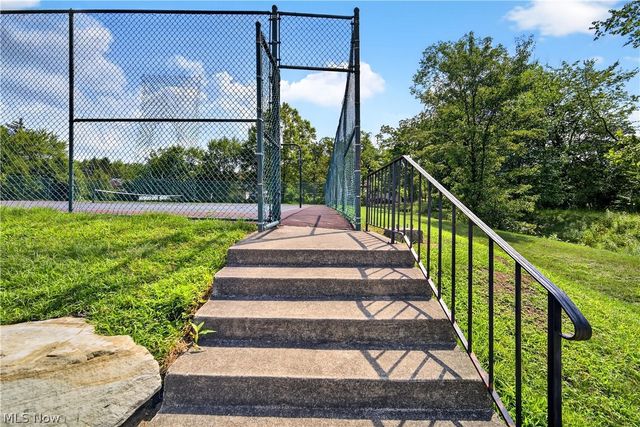 9751 Sunrise Boulevard M10, North Royalton, OH 44133