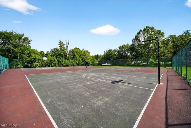 9751 Sunrise Boulevard M10, North Royalton, OH 44133