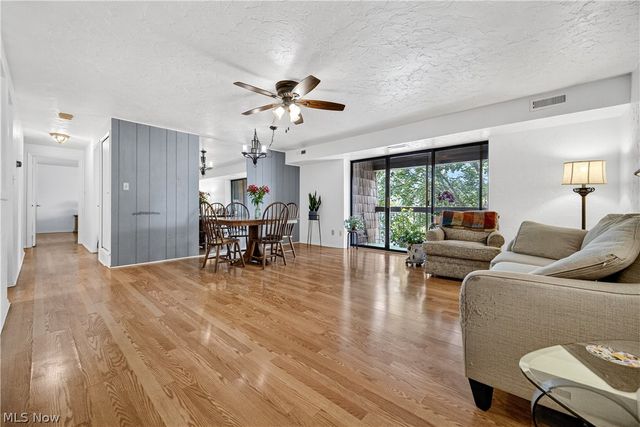 9751 Sunrise Boulevard M10, North Royalton, OH 44133