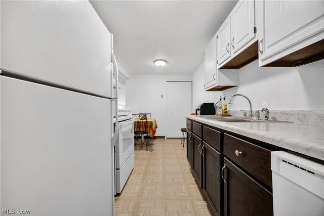 9751 Sunrise Boulevard M10, North Royalton, OH 44133