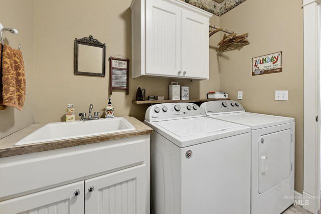 15955 Wintergreen Dr, Caldwell, ID 83607