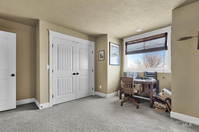 15955 Wintergreen Dr, Caldwell, ID 83607