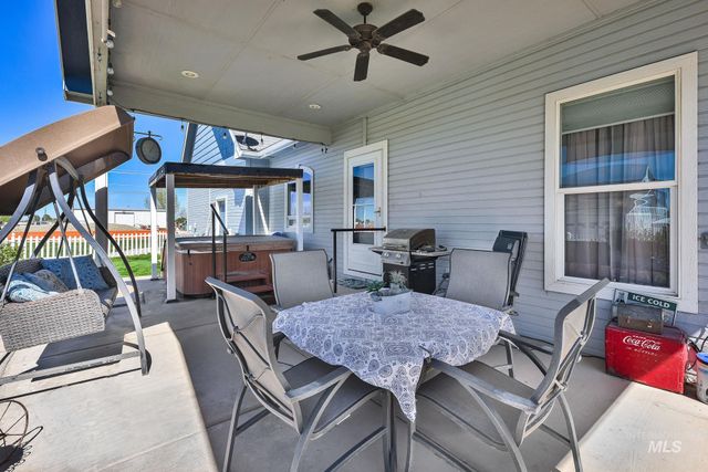 15955 Wintergreen Dr, Caldwell, ID 83607