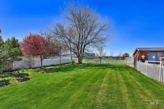 15955 Wintergreen Dr, Caldwell, ID 83607