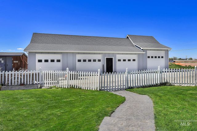 15955 Wintergreen Dr, Caldwell, ID 83607
