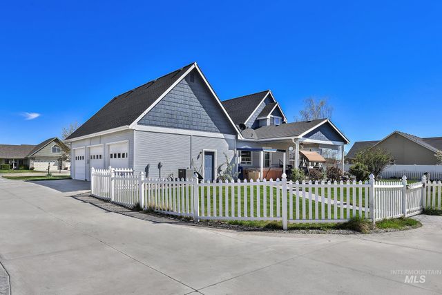 15955 Wintergreen Dr, Caldwell, ID 83607