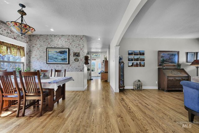 15955 Wintergreen Dr, Caldwell, ID 83607