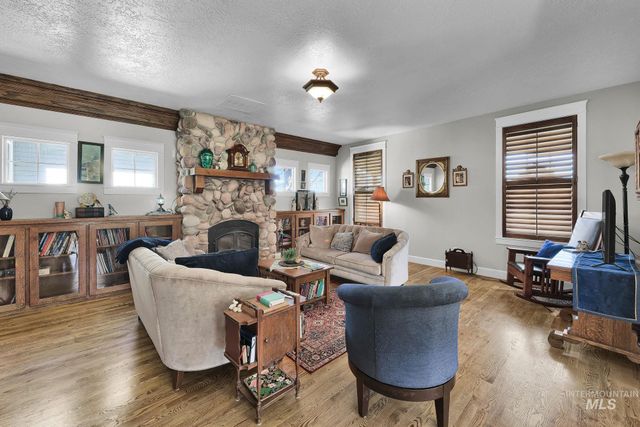 15955 Wintergreen Dr, Caldwell, ID 83607